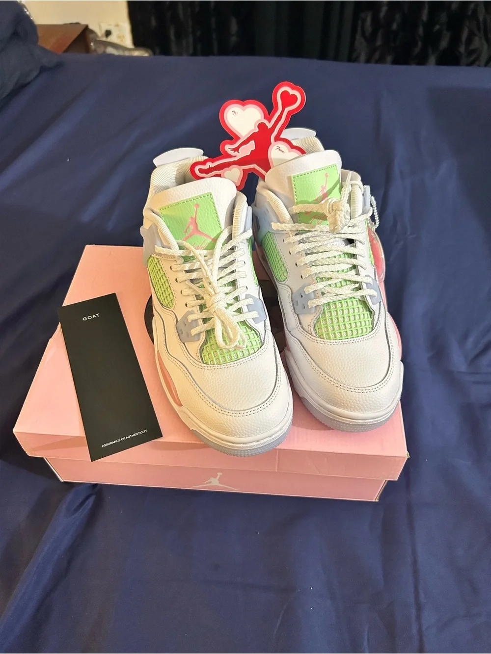 Jordan Kids' Retro Sneakers in White and Light Green